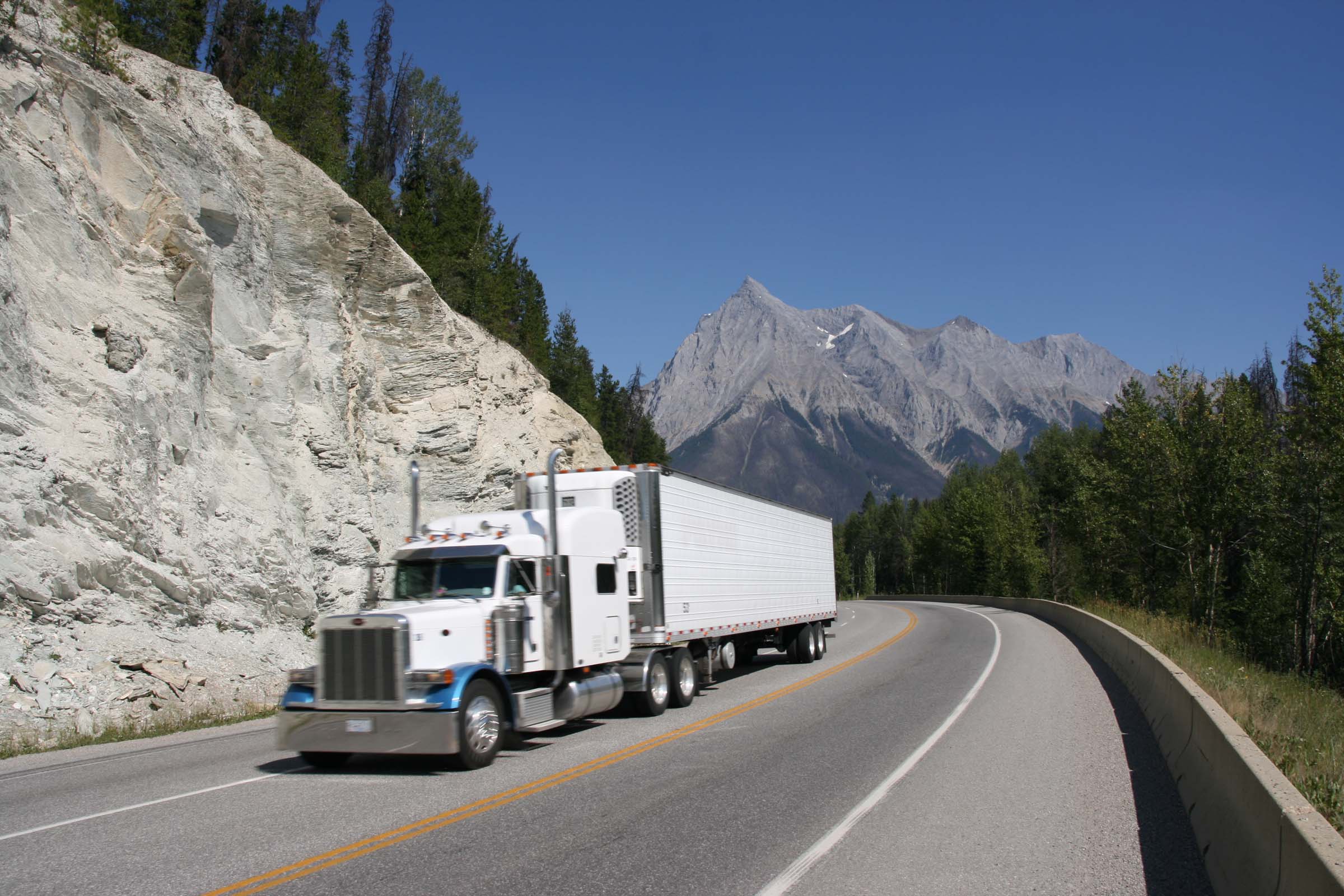 Reno Semi Truck Accident on I 580 Off Ramp Highlights Risks of Commercial Vehicle Crashes